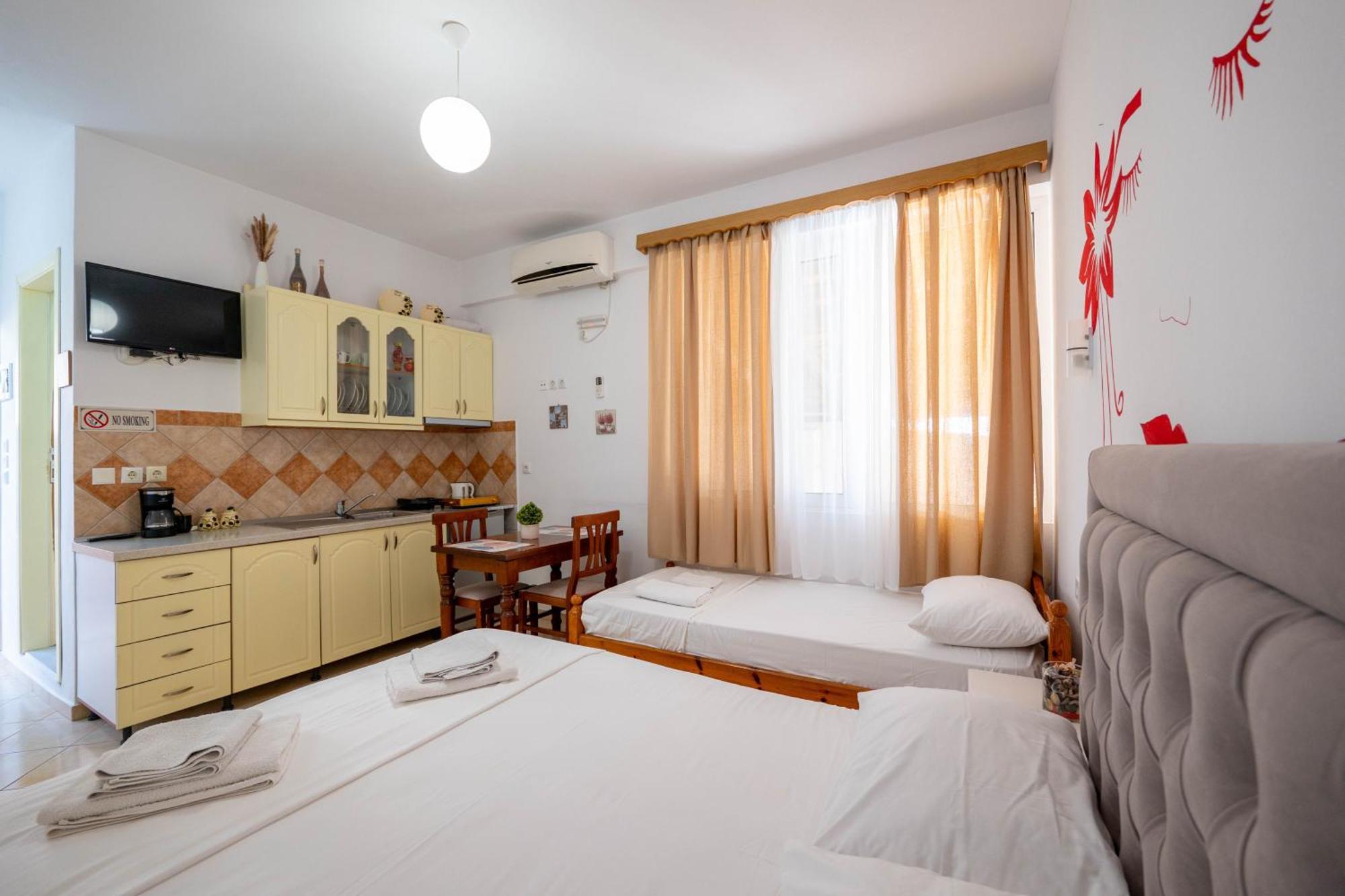 Cozy Apartments Downtown Ксамил Экстерьер фото